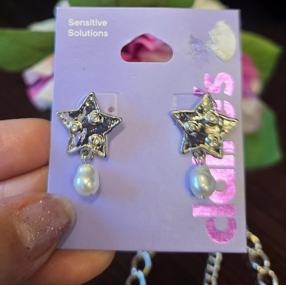 Silver Pearl Cluster Jewelry Set - Picture 2 of 6